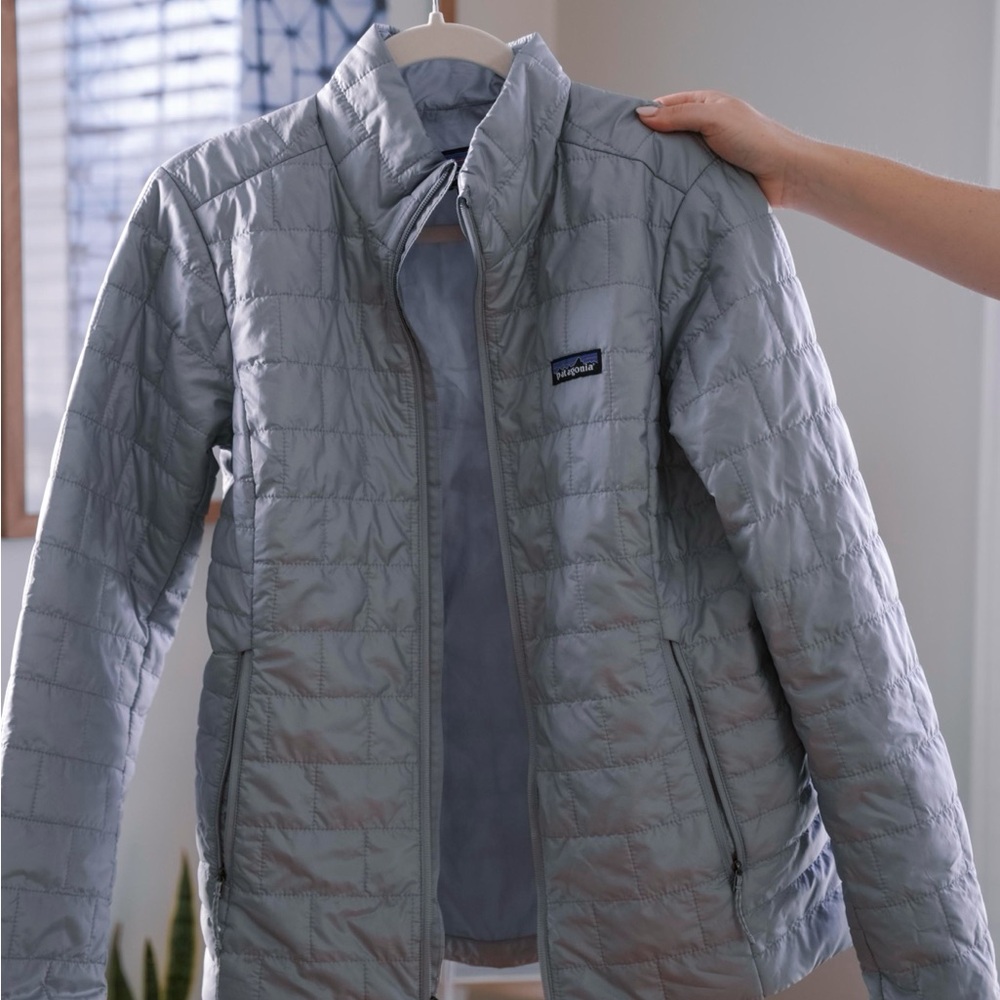 Patagonia Women's Quilted Puffer Jacket in Light Gray